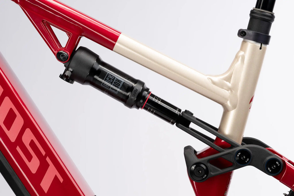 Ghost E-ASX Essential, Rockshox bakdämpare